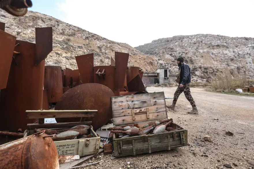 Esad'ın katliam tesisi görüntülendi! Halka yasaklanan Kasyun Dağında varil bombaları üretti 2 Esad'ın katliam tesisi görüntülendi! Halka yasaklanan Kasyun Dağında varil bombaları üretti 2