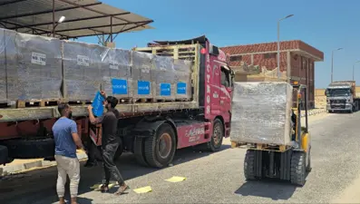 Açlıkla savaş: Gazze'ye havadan yardım atmaya başladılar