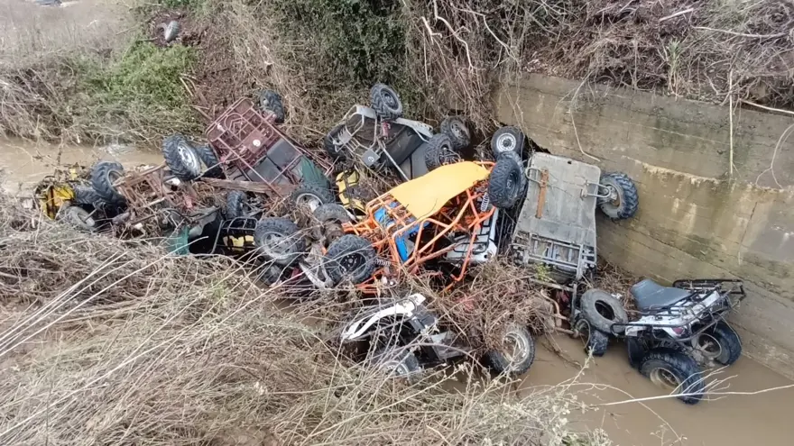 Sel safari istasyonunu vurdu, onlarca ATV kayıp 10