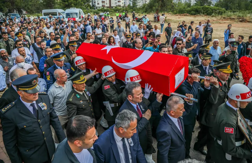 Pençe-Kilit şehitlerine veda 11