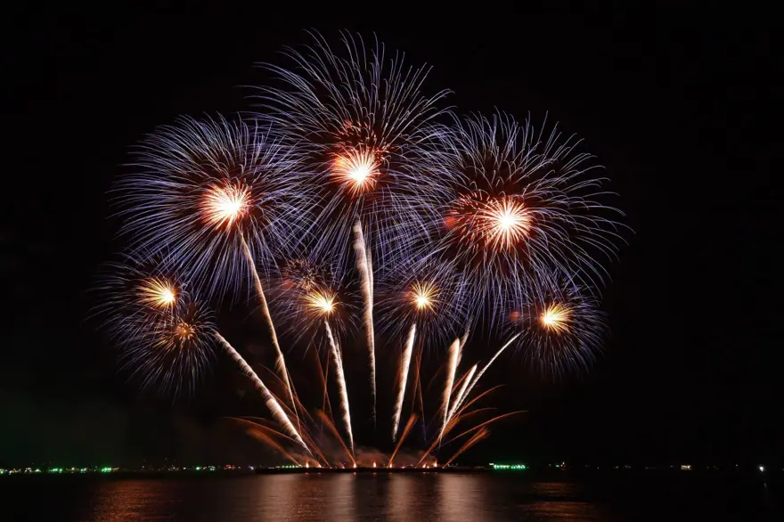 Tayland'da havai fişek festivali renkli görüntüler oluşturdu 2