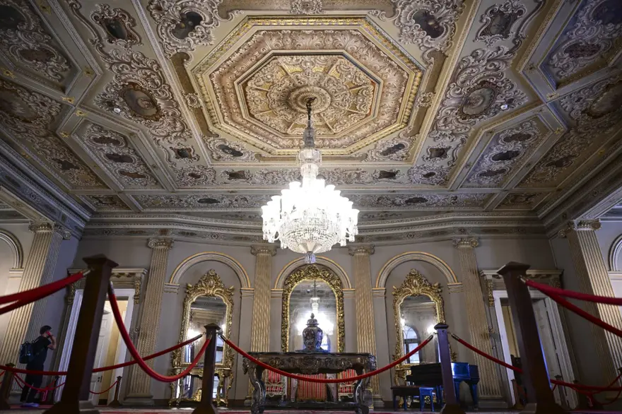 Dolmabahçe Sarayı'nın kullanıma açılışının 167'nci yılı 18