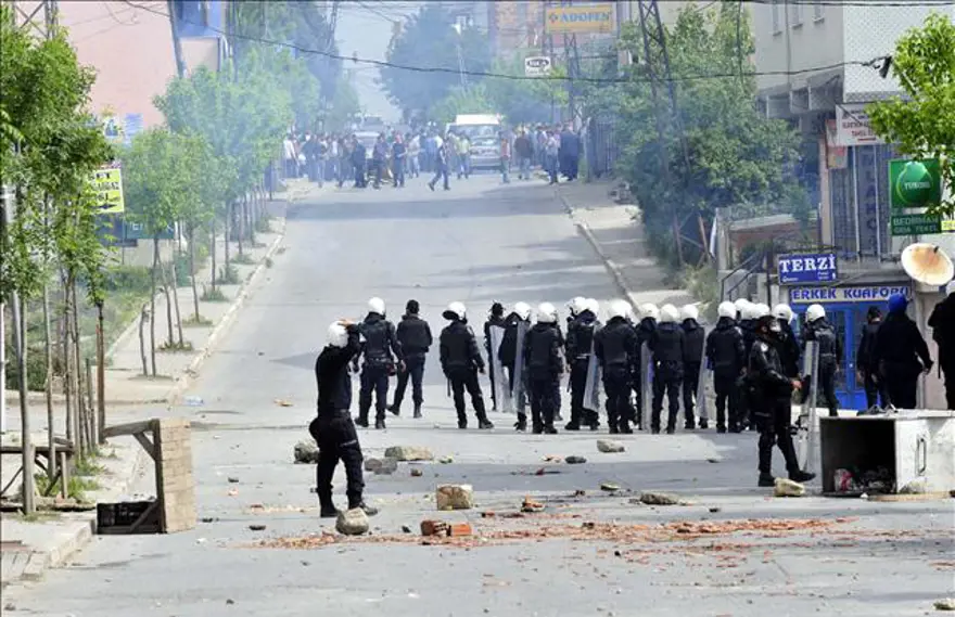 İstanbul'da olaylı yıkım 3