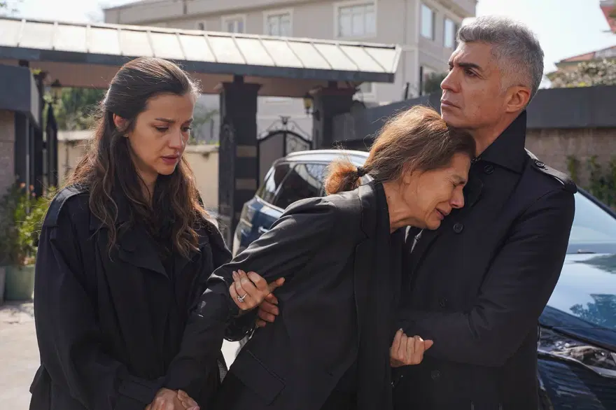 Seni Çok Bekledim 12. bölüm fotoğrafları: Sırlar birer birer ortaya çıkmaya başlıyor 