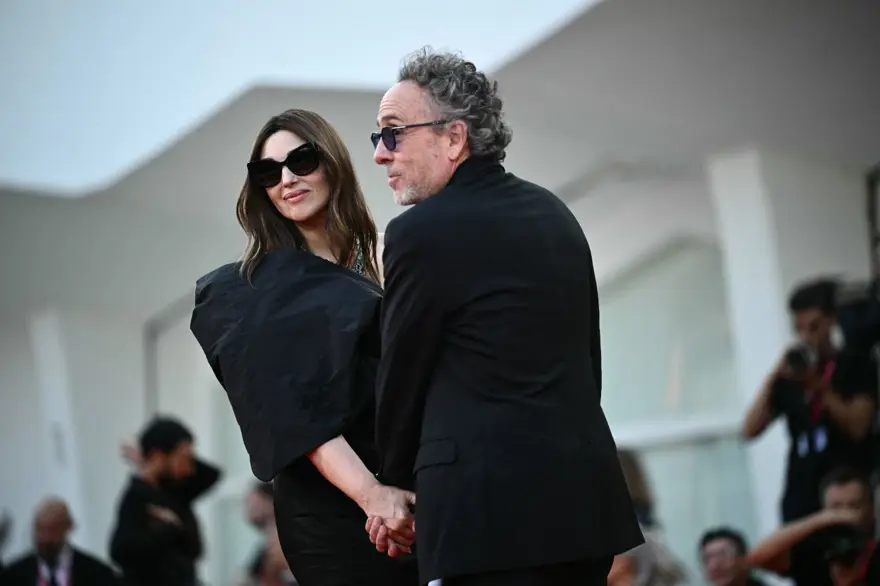 Monica Bellucci ile Tim Burton'dan üzen haber: 2 yıllık ilişkilerini noktaladılar 5
