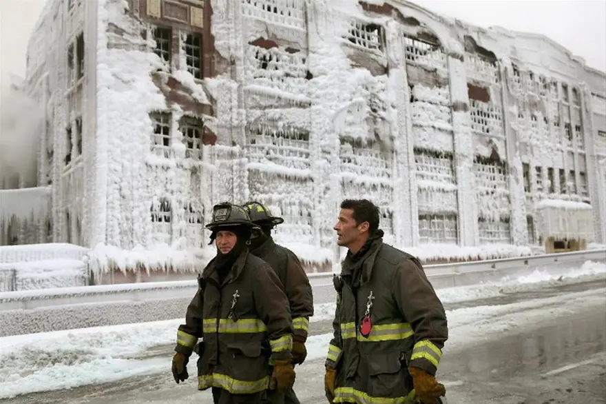 İtfaiyenin buzla mücadelesi 27