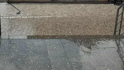 Ağrı'da dolu yağışı etkili oldu