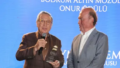 Bodrum Altın Mozole Onur Ödülü Süleyman Demir’e verildi