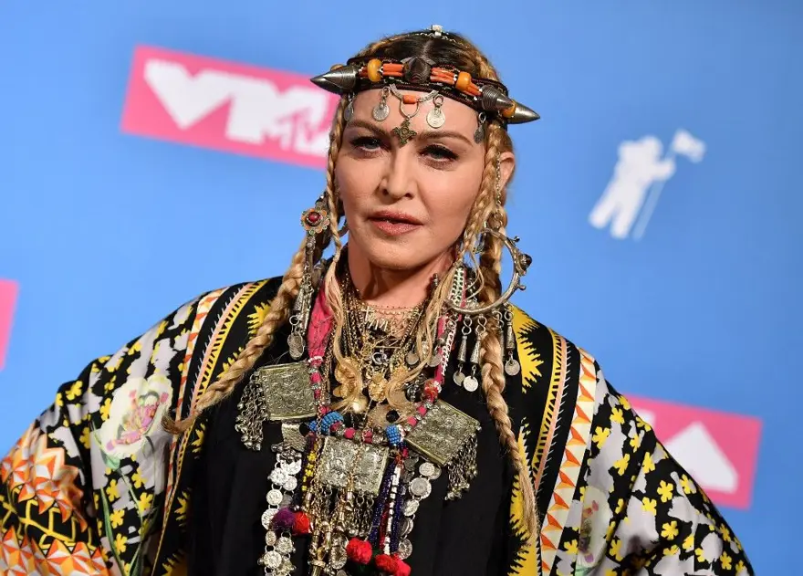 Madonna'nın klip çekimi polise şikayet edildi 4 Madonna'nın klip çekimi polise şikayet edildi 4