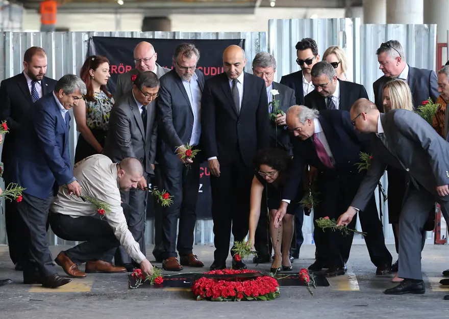 Atatürk Havalimanı'nda hayatını kaybedenler için anma 4