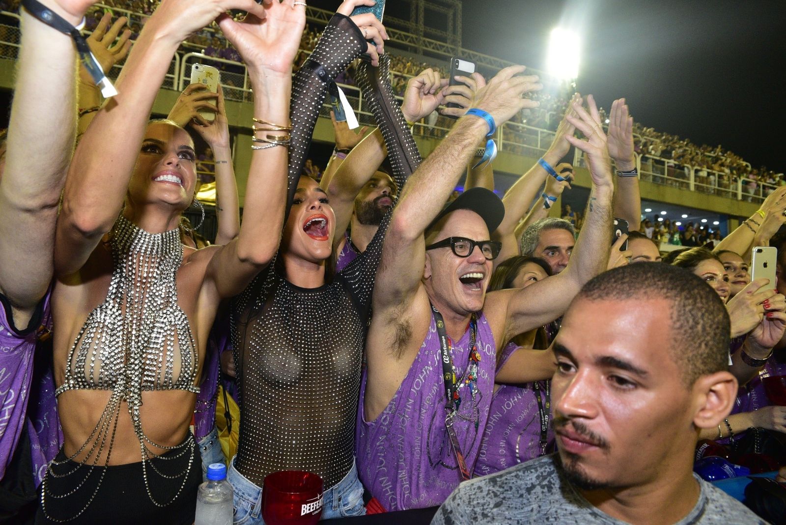 Victoria’s Secret modeli Izabel Goulart Rio Karnavalı’nda
