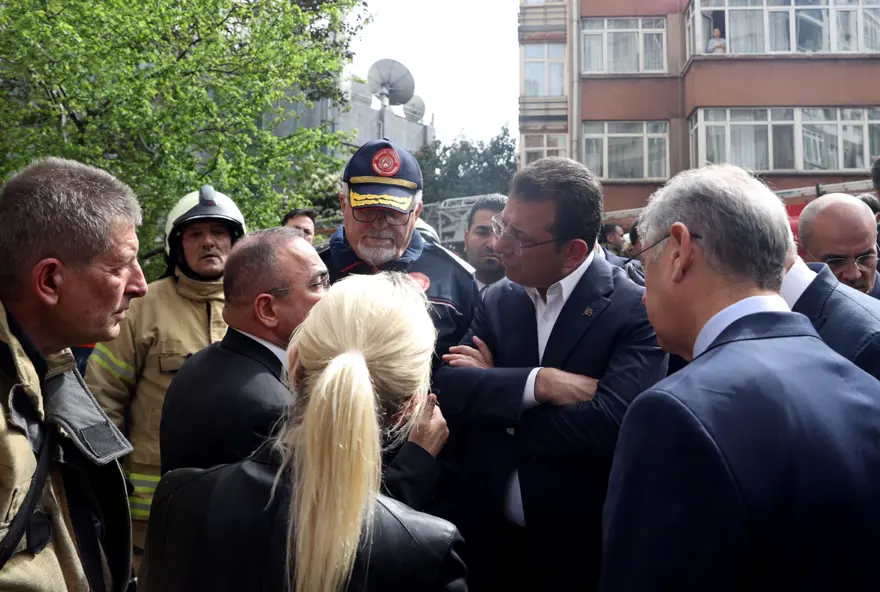 İBB Başkanı Ekrem İmamoğlu’ndan Beşiktaş’taki yangınailişkin açıklama: Bina eski, yangın nedeniyle statik güvenlikle ilgili inceleme başlatıldı İBB Başkanı Ekrem İmamoğlu’ndan Beşiktaş’taki yangınailişkin açıklama: Bina eski, yangın nedeniyle statik güvenlikle ilgili inceleme başlatıldı