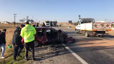 Sivas’ta iki otomobil çarpıştı: 1 ölü, 4 yaralı