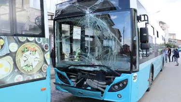 Erzurum'da şehir içi toplu ulaşım otobüsleri kaza yaptı: 15 yaralı