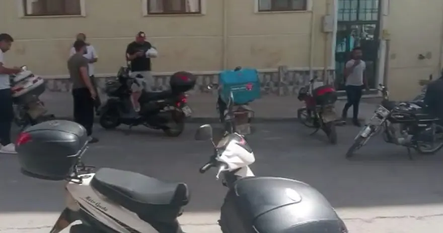 25 kurye aynı adrese gelince gerçek ortaya çıktı: İletişimbilgileri ele geçirildi, adına sahte siparişler verildi 