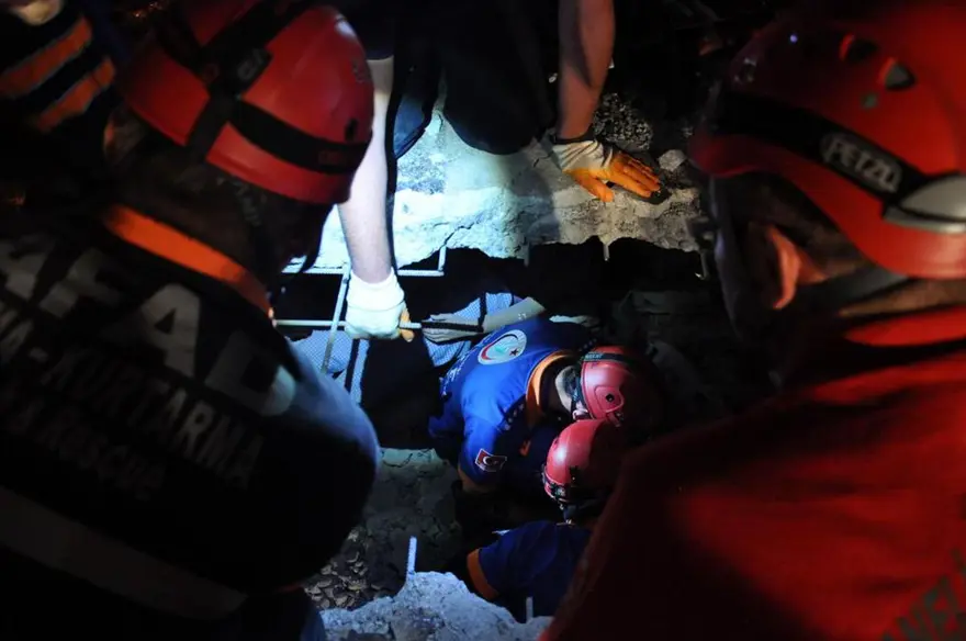 Gerçeği aratmayan deprem tatbikatı 8