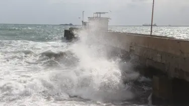 Marmara'da fırtına: Deniz ulaşımında aksamalar yaşanıyor