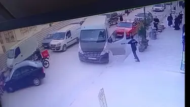 Bir anda hareket etmeye başladı, otopark görevlisi son anda yetişti