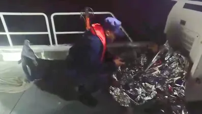 Sakarya'da teknesi alabora olan balıkçı kurtarıldı