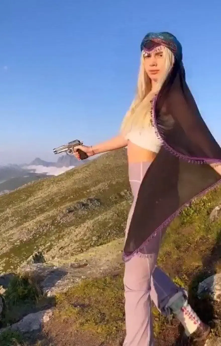 Silahla ateş eden Aleyna Tilki'ye tepki 3