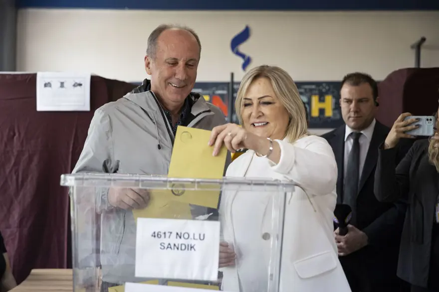 Cumhurbaşkanı adayları ve liderler oylarını kullanıyor 7