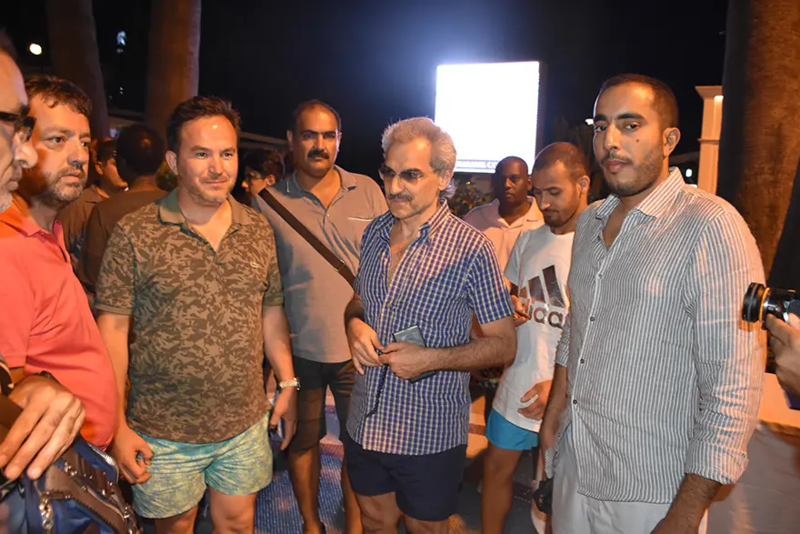 Suudi prens koruma ordusuyla Bodrum sokaklarında 3