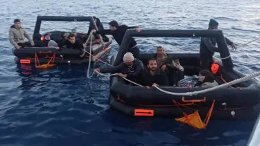 Ekipler harekete geçti, 27 kaçak göçmen kurtarıldı