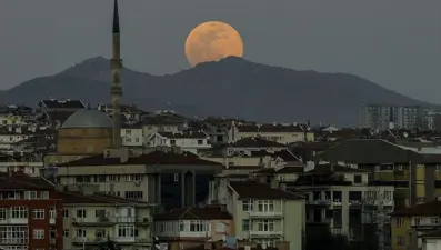 Süper Ay için geri sayım (Süper Ay Türkiye'den izlenebilecek mi?)