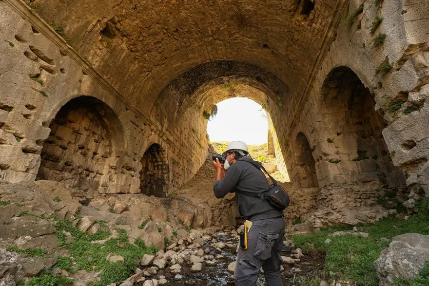 'Türkiye'nin kolezyumu'nda seçkinlere özel 1800 yıllık localar bulundu 15