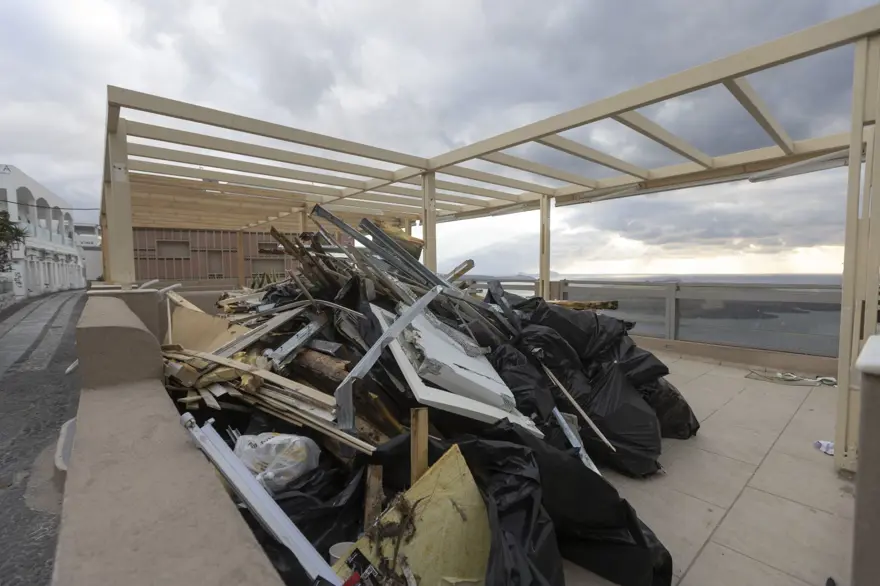 Turizmin gözdesi Santorini şimdi bir hayalet şehir 7