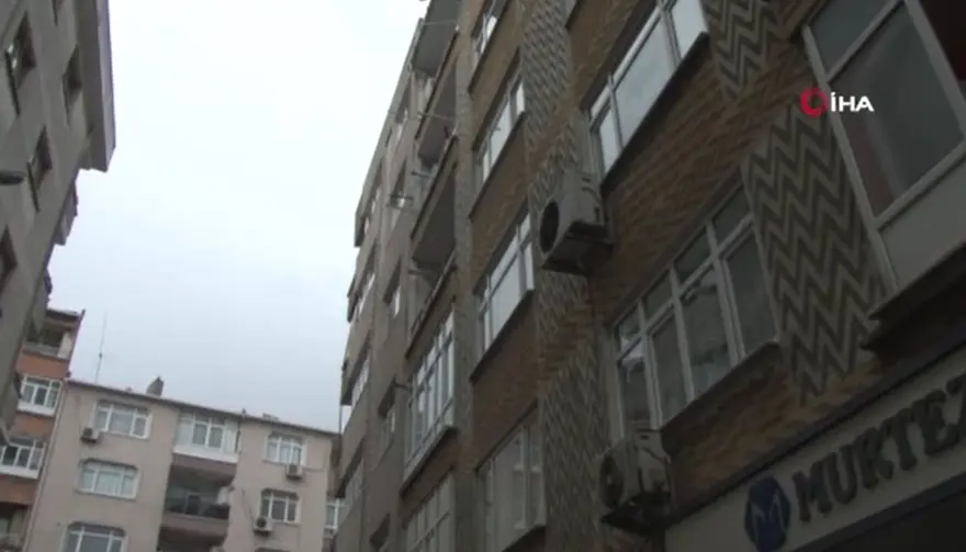 İstanbul’da akıl almaz olay: Sevgilisinin eski eşindenkaçarken 4’üncü kattan çocuğun üstüne düştü 3