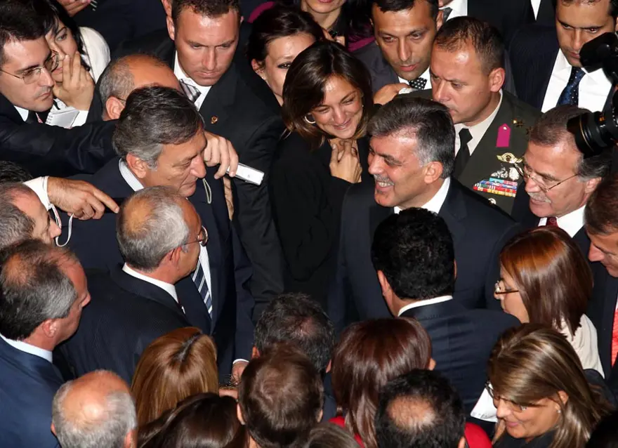 Siyasetçiler resepsiyonda buluştu 1