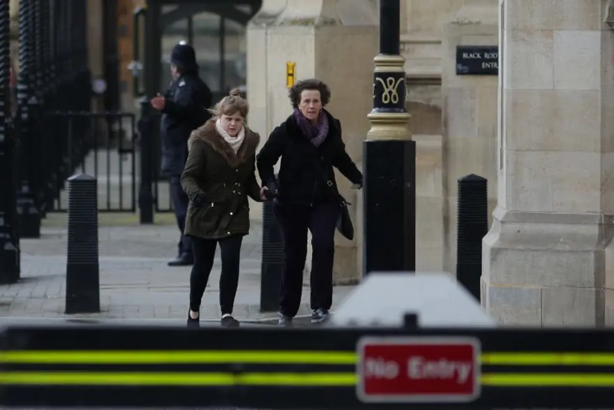 Londra'da silah sesleri (Olay yerinden ilk kareler) 10