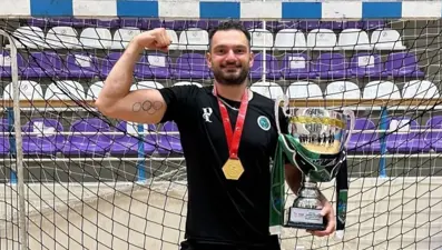 Milli hentbolcu Cem Denli'den acı haber