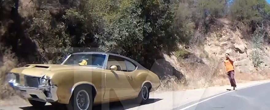 HAFİF HASARLA ATLATTI 2