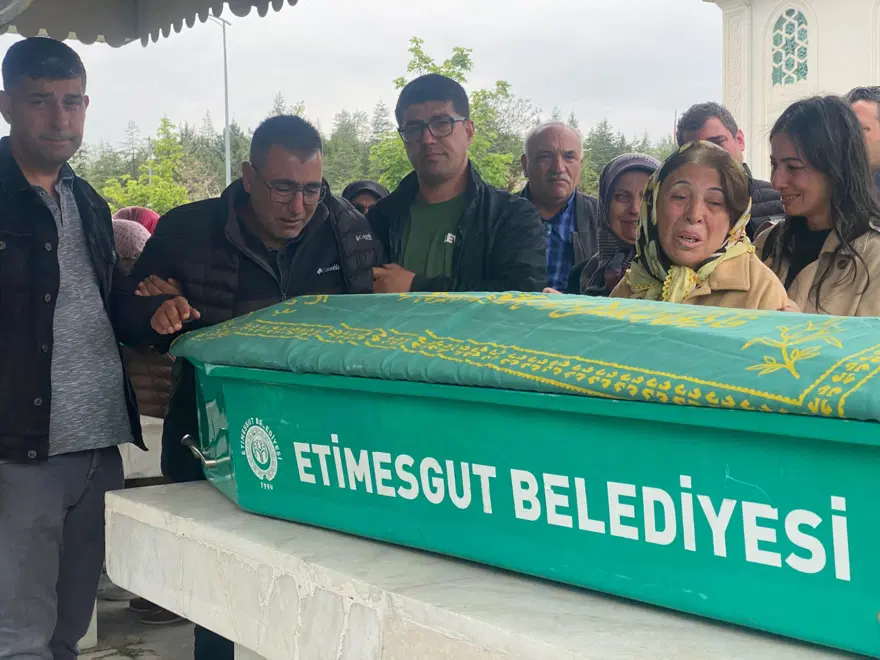 Merve öğretmen ve oğluna gözyaşlarıyla veda 