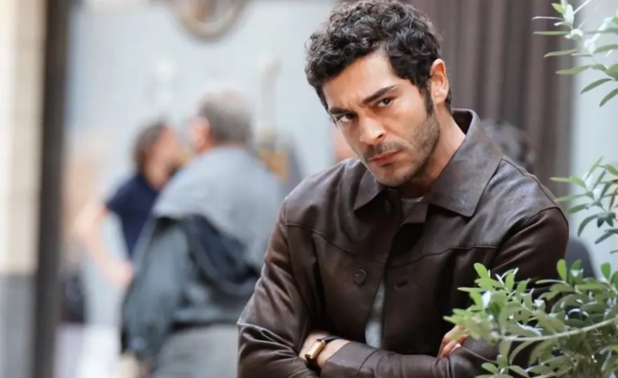 Sahtekarlar dizisi oyuncuları (Konusu ve karakterleri) 3