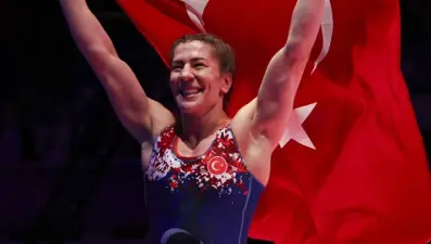 Milli sporcu Yasemin Adar Yiğit, mindere veda etti