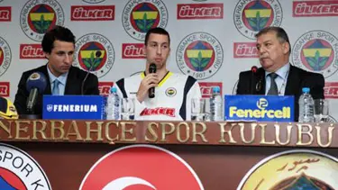 Roko Ukiç imzaladı