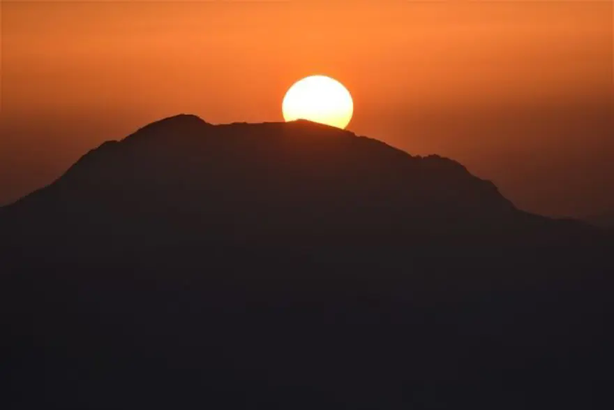 nemrut dağı, nemrut heykelleri, nemrut heykelleri nerede, nemrut dağı milli parkı, güneşin doğuşunun ve batışının en güzel olduğu yerler, adıyaman gezilecek yerler, seyahat, gezi, tatil 8
