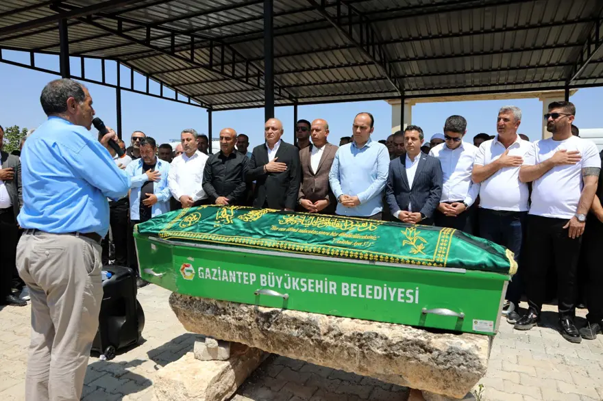 10 yaşındaki Onurcan son yolculuğuna uğurlandı 1