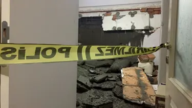 Baba ile bebeği, eve dolan betonun altında kaldı