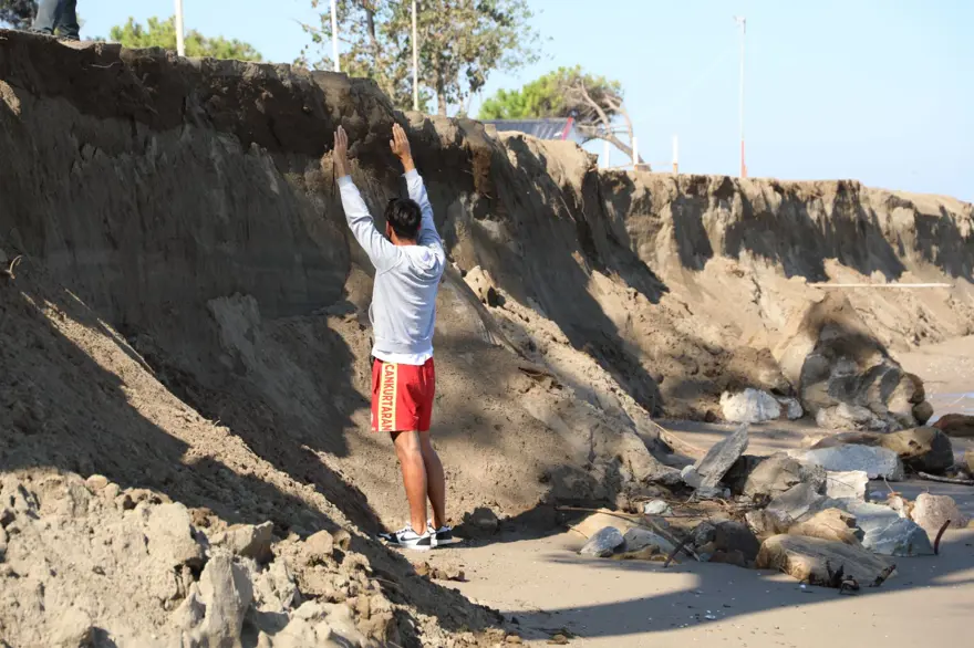 Karasu sahillerinde korkutan görüntü 1 Karasu sahillerinde korkutan görüntü 1