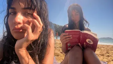 Tuba Büyüküstün'den tatil pozları