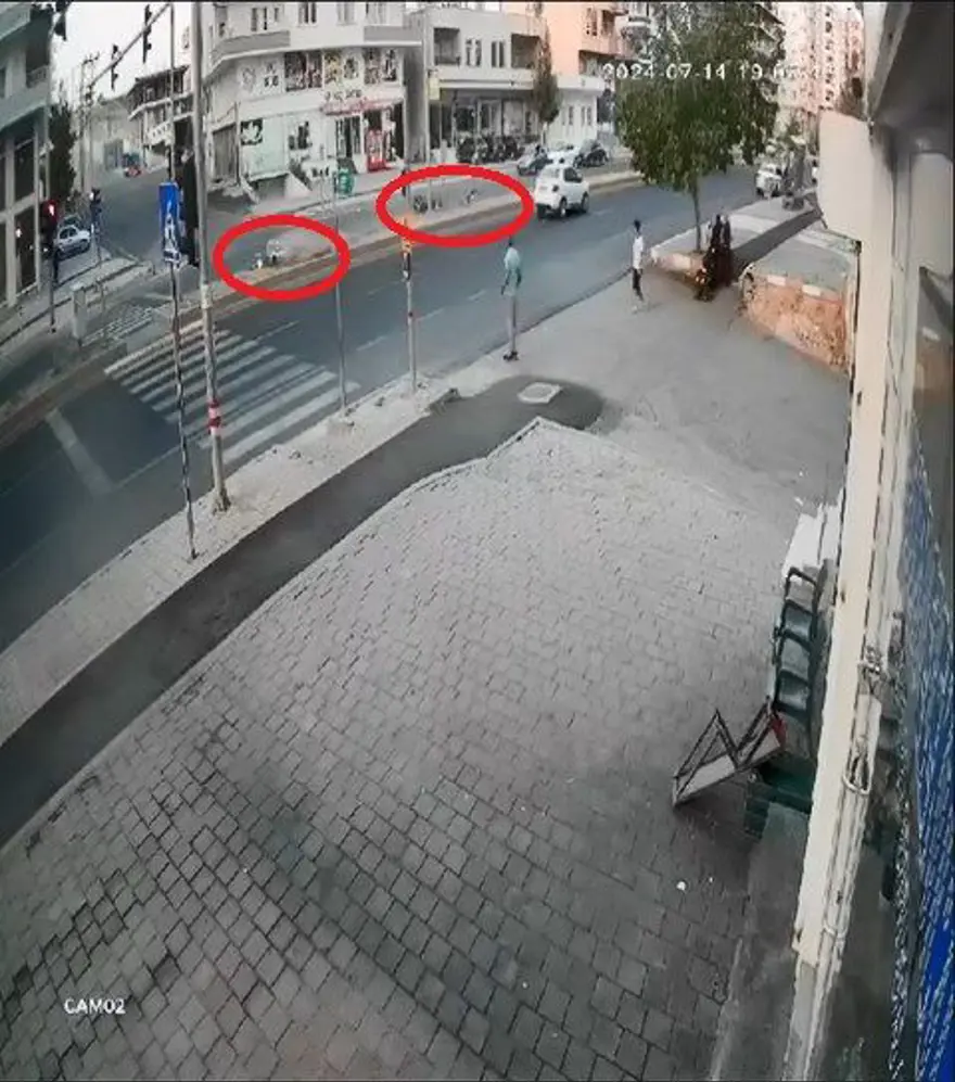 Metrelerce sürüklendiler: Motosiklet sürücülerinin feci kazası 5