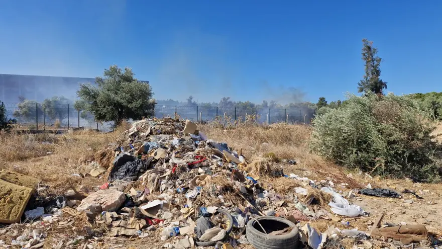 Mersin'de eski kağıt fabrikası alanında yangın 3