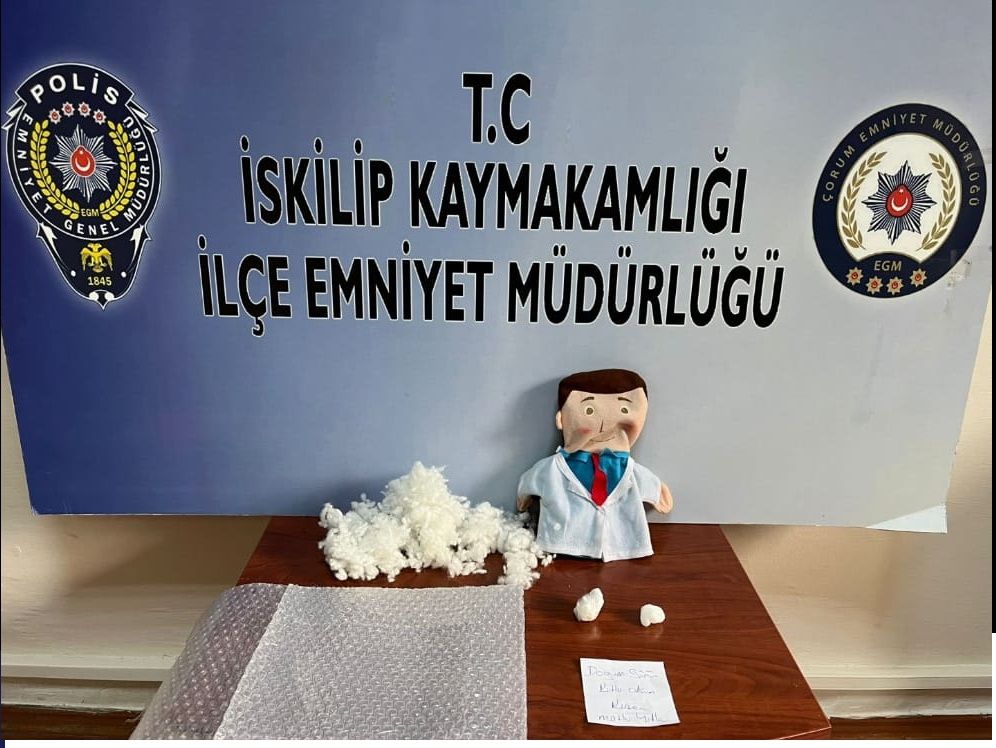 Oyuncak bebekten uyuşturucu çıktı: 8 gözaltı