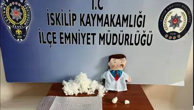 Oyuncak bebekten uyuşturucu çıktı: 8 gözaltı