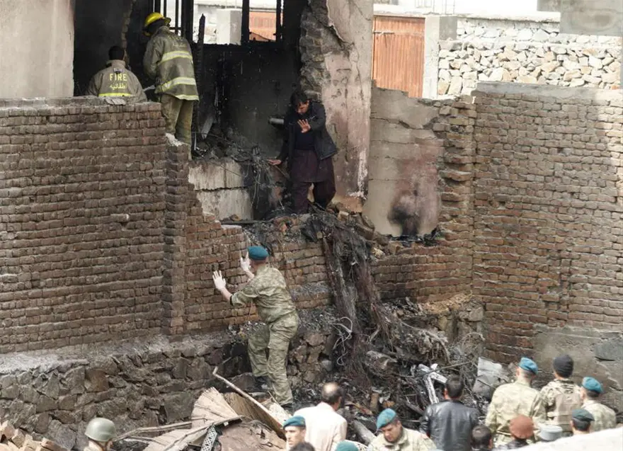Afganistan'da 12 Türk askeri şehit 25