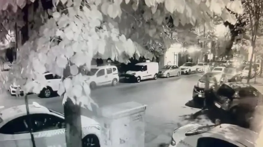 Avcılar'da gece kulübünü kurşun yağmuruna tuttular: Yoldan geçen kişi vuruldu 